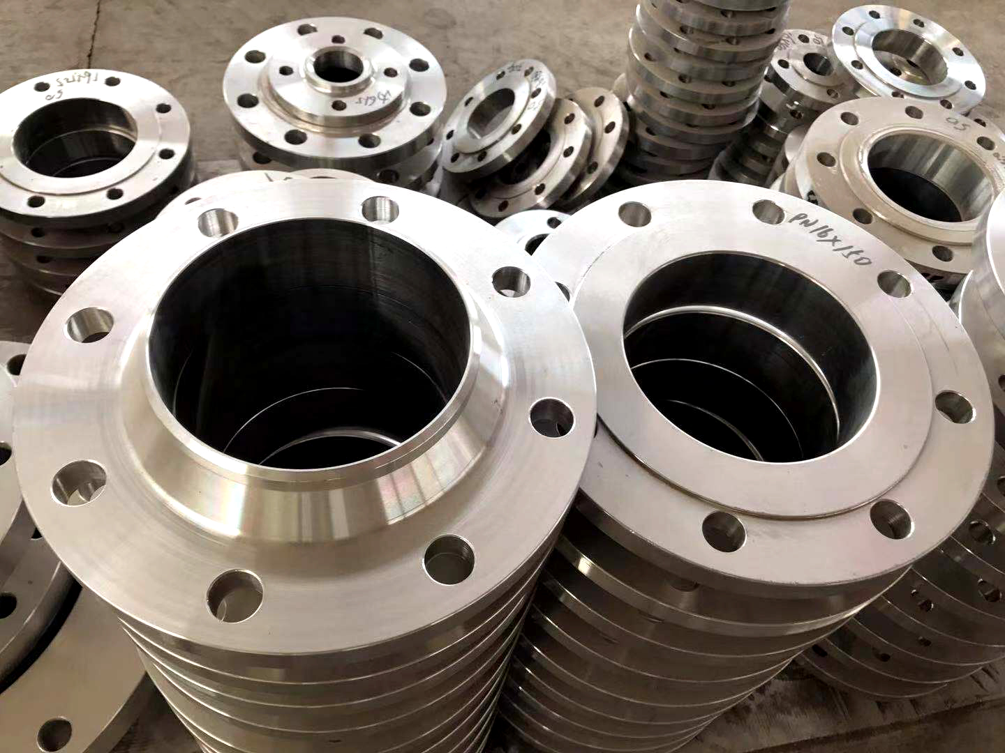 法蘭全焊接球閥密封面的型式是什么？