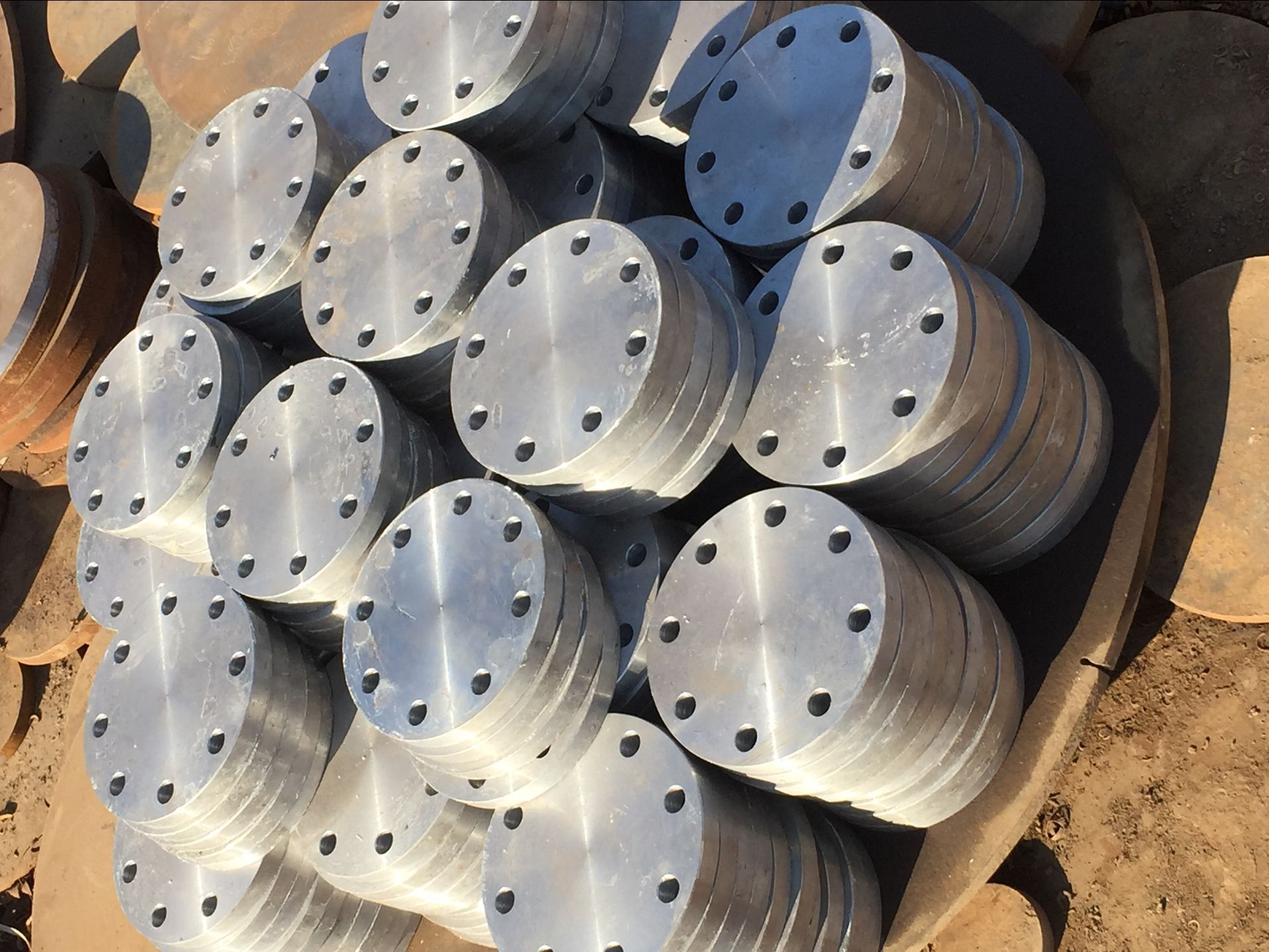 盲板、法蘭蓋、盲法蘭是不是一種產(chǎn)品