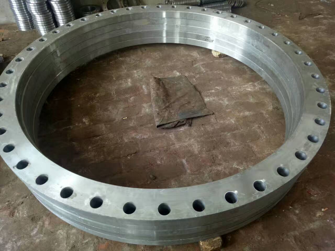 怎樣區(qū)別鑄和鍛打法蘭；